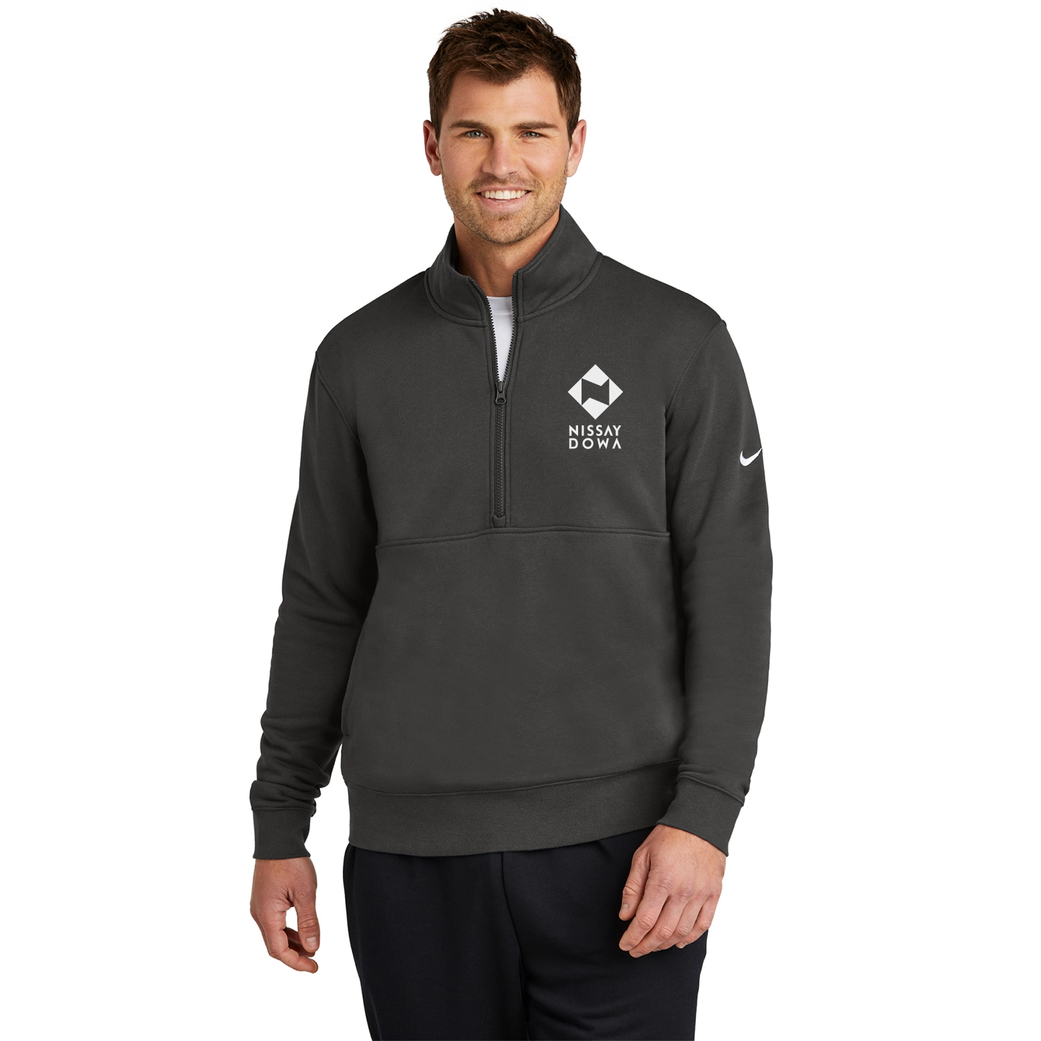 Nike Club Fleece Sleeve Swoosh 1/2-Zip Embroidered